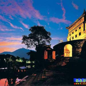 喜樂(lè)L線：天門(mén)山、張家界、袁家界、猛洞河、鳳凰古城超經(jīng)典五日游