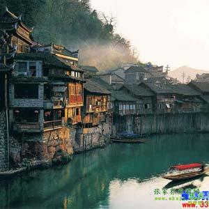 【長沙往返路線1】張家界、鳳凰古城、天子山、黃龍洞三晚四日游